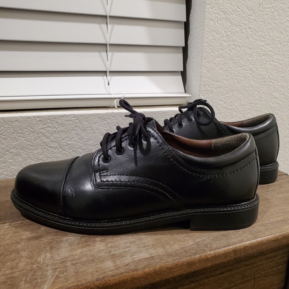 Dockers Gordon Dress Shoes - Picture 2 of 8